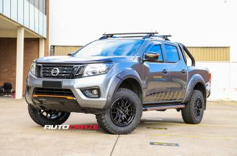 NISSAN NAVARA TECH MATTE BLACK